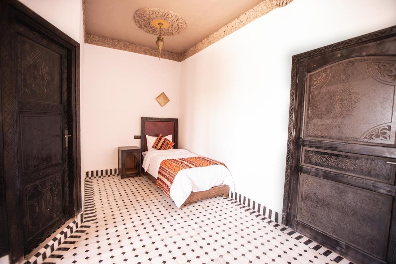 Riad Merzouga Dunes Buitenkant foto