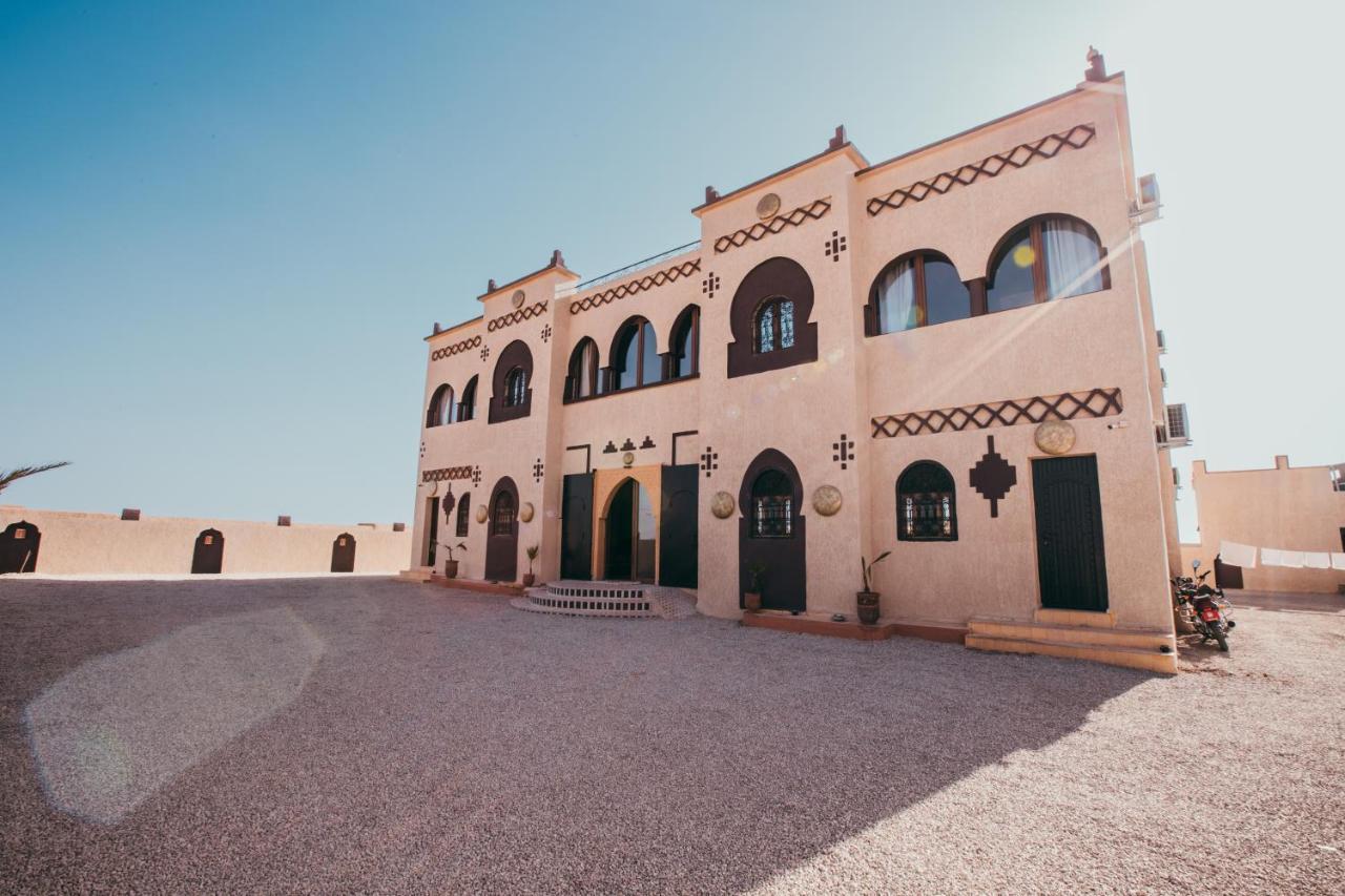 Riad Merzouga Dunes Buitenkant foto