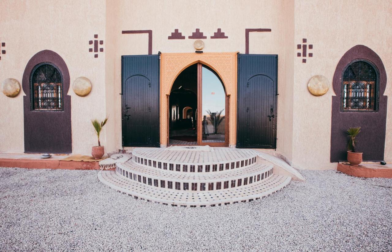 Riad Merzouga Dunes Buitenkant foto
